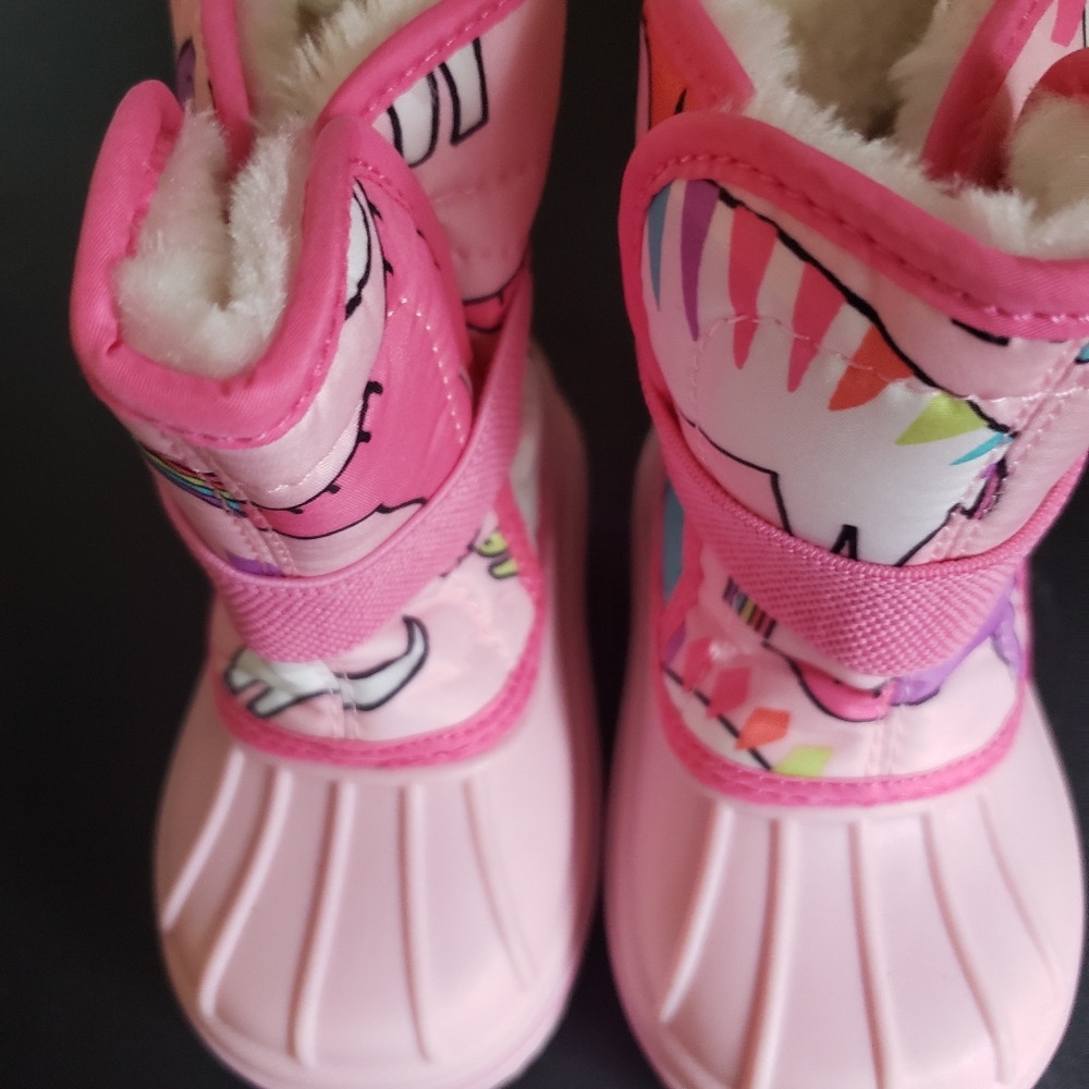 Toddler girls size 4 snow boots